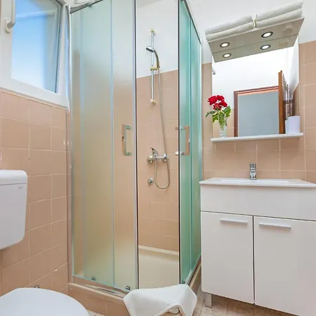 アパート Elica - One Bedroom With Balcony And Sea View *